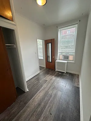 Rented by Irene Mihalios, LREB | media 5