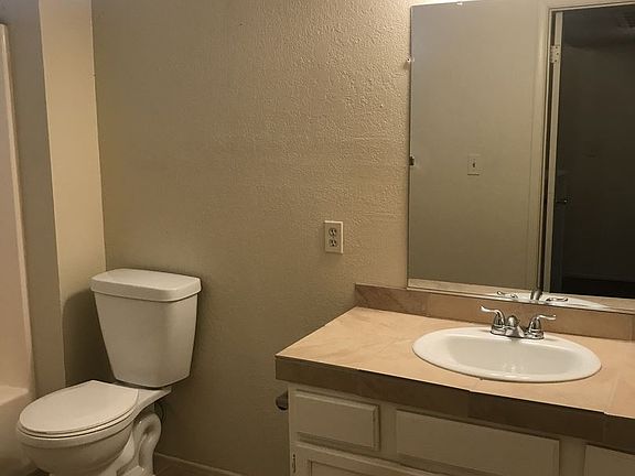 5th image of 425 Anna Cir APT 2
