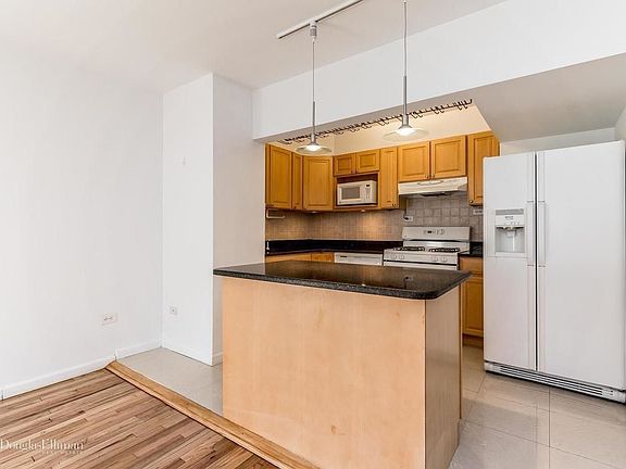 5th image of 4131 51st St APT 5F