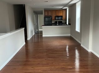 667 N 34th St #2, Philadelphia, PA 19104