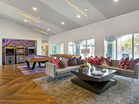 2nd image of 5900 Sky Pointe Dr #1061A