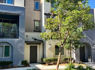 2215 Solara Ln, Vista, CA 92081