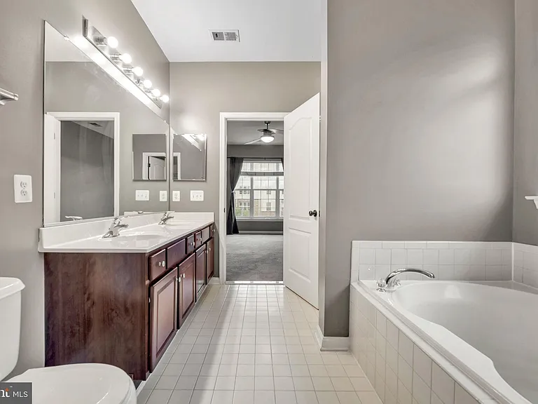 5502 Capital Gateway Dr #418 — Photo 13