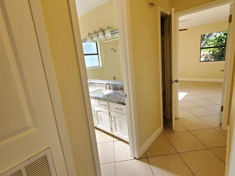901 Tesoro Ave — Photo 14