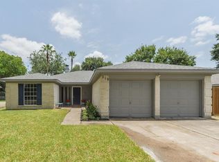 319 Applewhite Dr, Katy, TX 77450