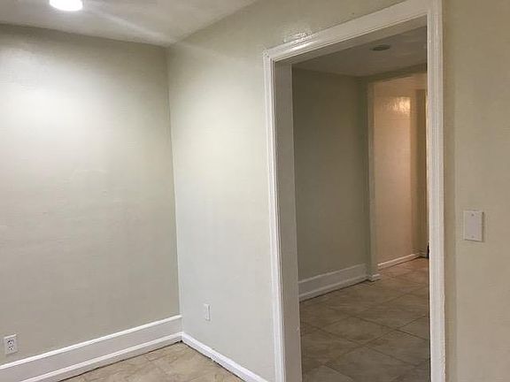 4th image of 871 37th St #1
