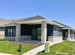 17505 Dupont Plaza Cir, Omaha, NE 68130