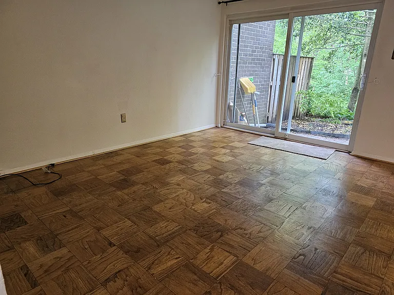 Wainwright Dr — Photo 15