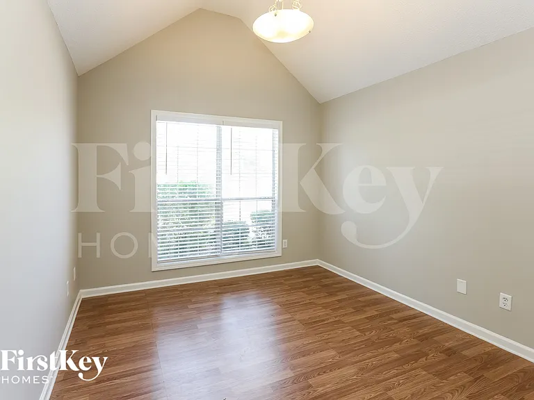 200 Summer Hill Dr — Photo 13