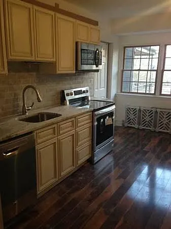 901 S 47th St #D6 — Photo 4