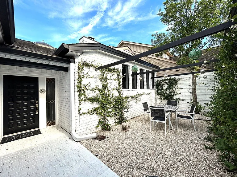 707 Trademark Pl — Photo 1