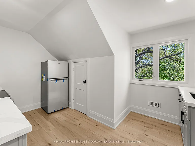 27 Palisades — Photo 21