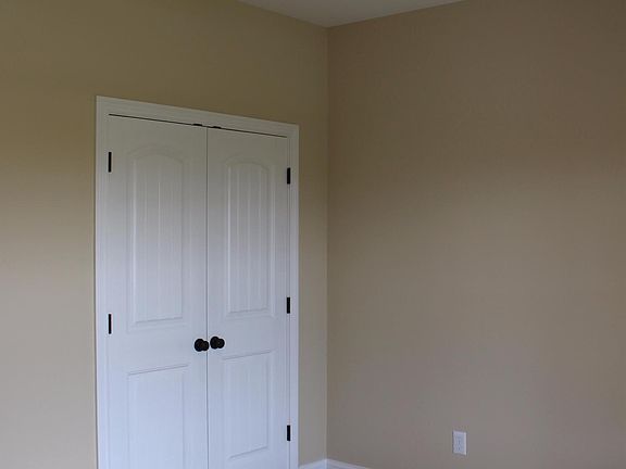 3rd image of 125 Patmore Ln