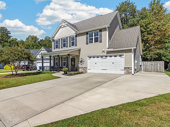 2nd image of 804 Oleander Street