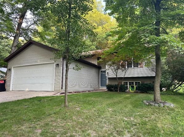 4754 Division Ave N, Comstock Park, MI 49321