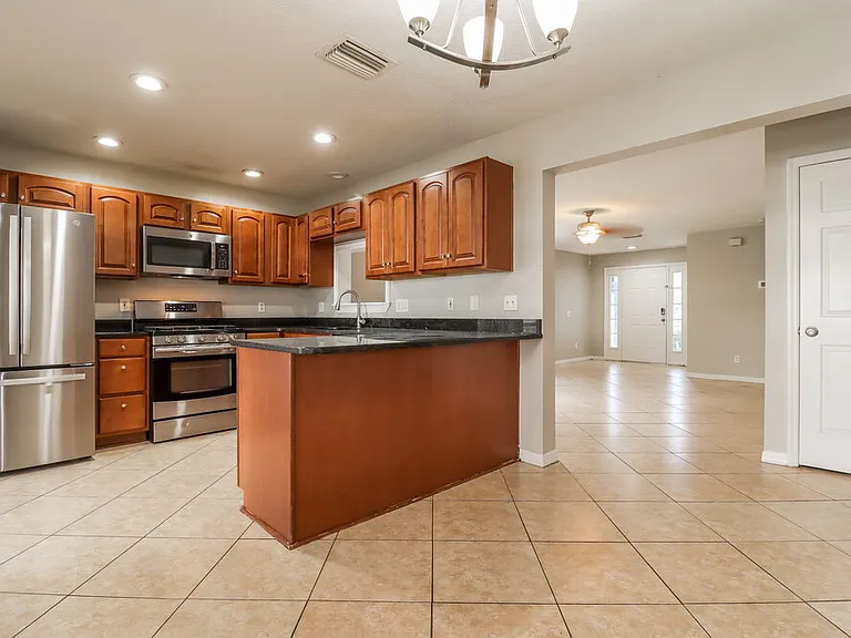 1806 Horsechestnut Ct — Photo 7