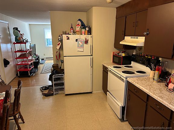 4th image of 9 Beacon St APT 1