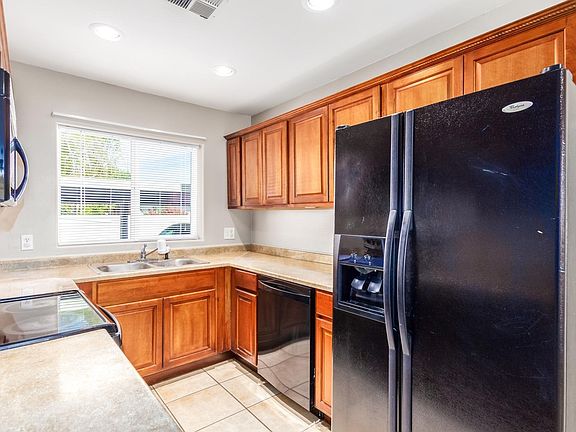 3rd image of 6454 E University Dr APT 31