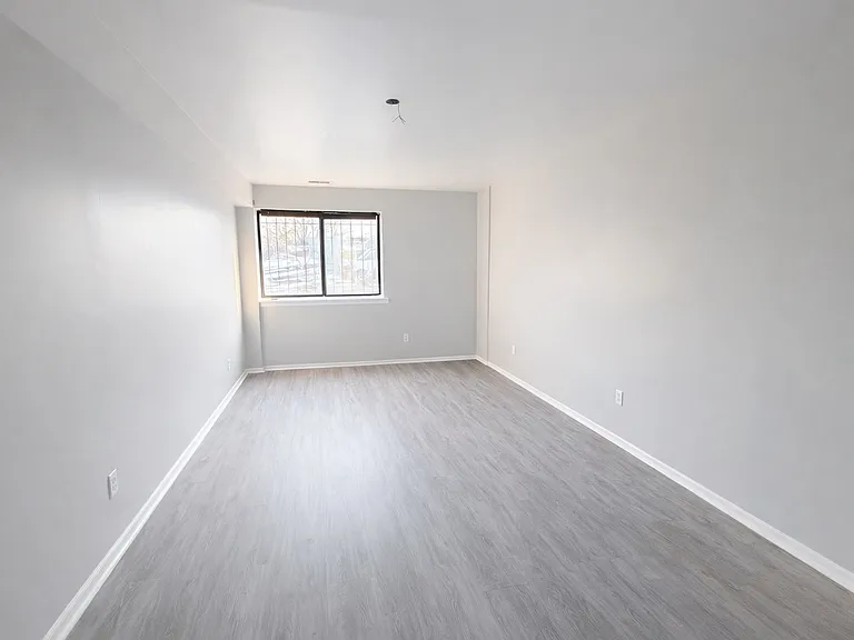 2538 Faunce St #A — Photo 3