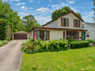 121 Dole Ave, Crystal Lake, IL 60014