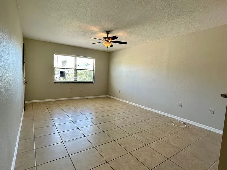 544 Imperial Pl — Photo 11