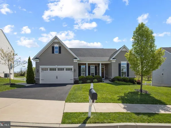 893 Amherst Ln, Westminster, MD 21158