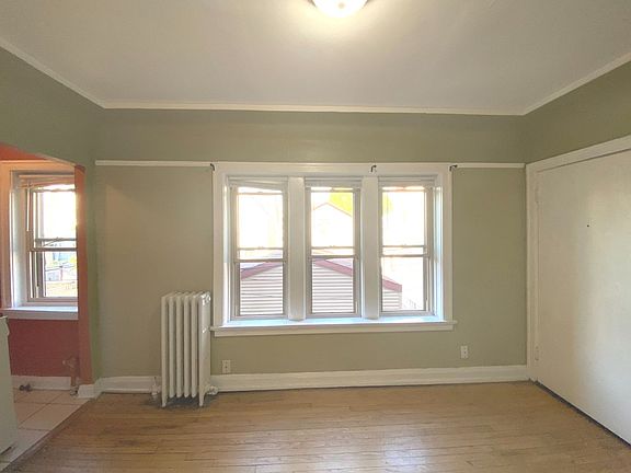 3rd image of 1527 N Marshall St #24