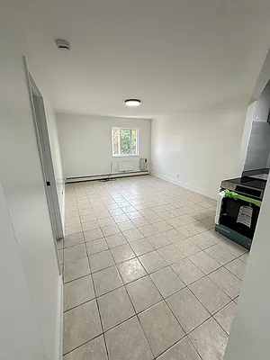 Rented by Capri Jet Realty Corp | media 8