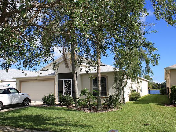2nd image of 763 Lake George Dr