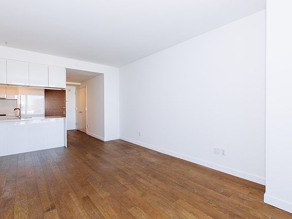5th image of 99 Hudson St #2407