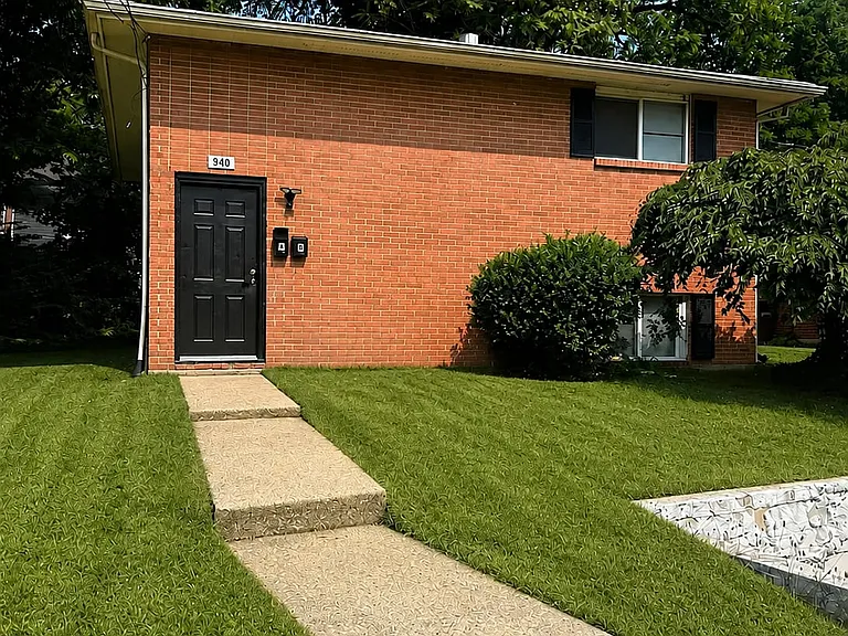 940 Ferndale Pl #B — Photo 1
