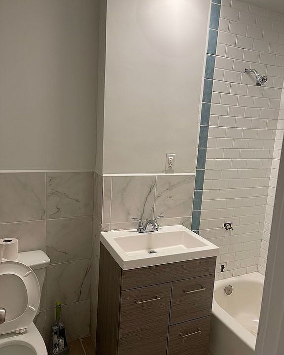 1st image of 3120 Jerome Ave APT 1