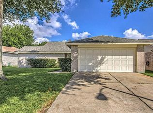 2710 Magnolia Ct, Stafford, TX 77477