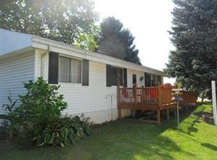102 Maplewood Dr, Bellevue, OH 44811