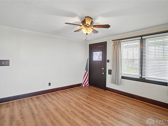 5th image of 198 W Ross Ave