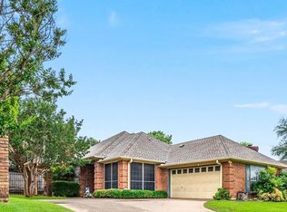 3929 Willow Way Rd, Fort Worth, TX 76133