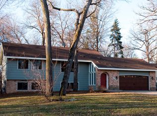 11801 W Eagle Lake Dr, Maple Grove, MN 55369