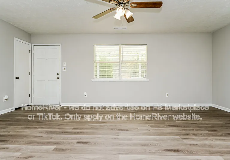 220 Summertown Dr — Photo 3