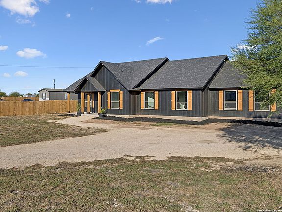 2nd image of 108 Santa Teresa