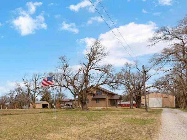 2032 Buckskin Rd, Moundridge, KS 67107