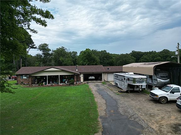 2nd image of 142 Denham Rd