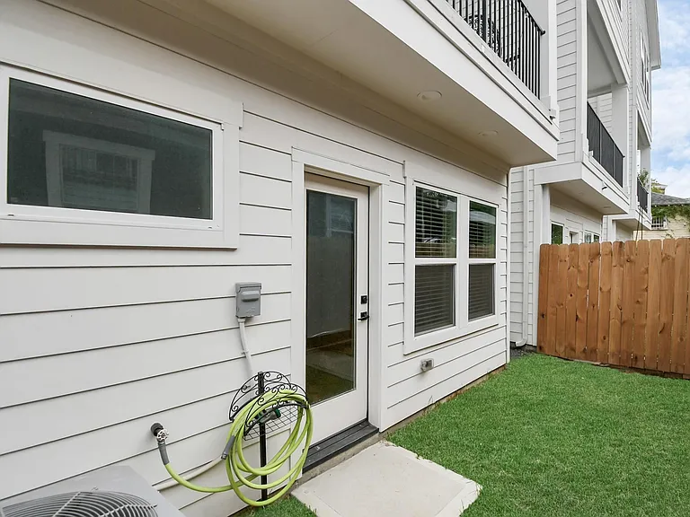2015 Cochran St — Photo 36