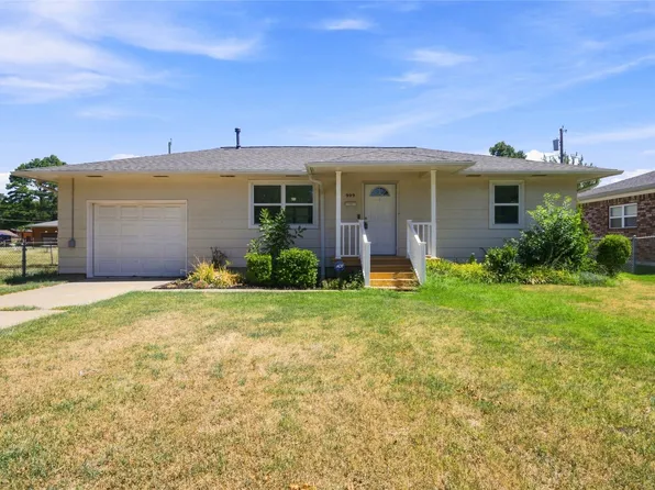 909 S Liberty Ave, Okmulgee, OK 74447