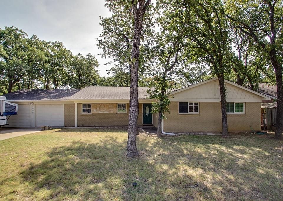 1st image of 1008 Wade Dr