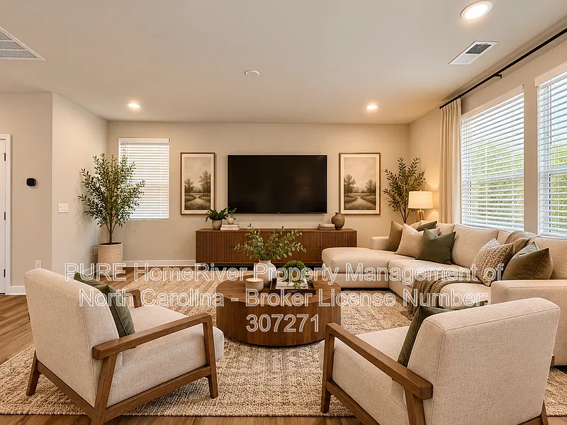 4 bed, 2.5 bath, 1889 sqft, $2,055 — Photo 2