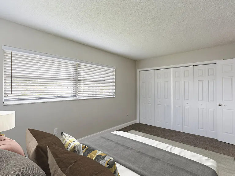 Imperial Palms Apartments — Photo 17