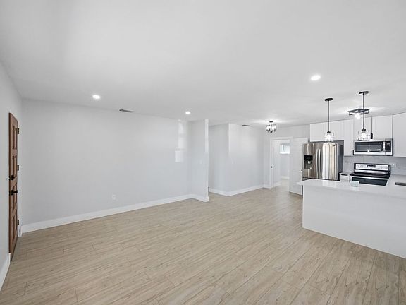 2nd image of 6052 Central Ave