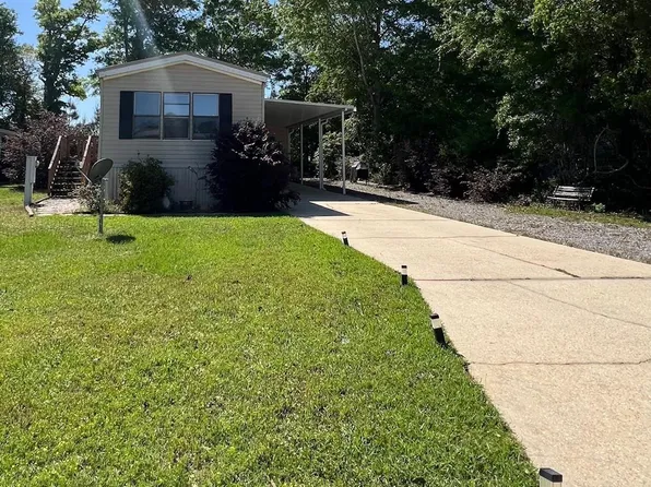 1936 Ridgewood Dr, Lillian, AL 36549