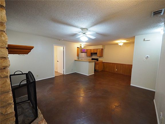 3rd image of 9903 Hundred Oaks Cir #A