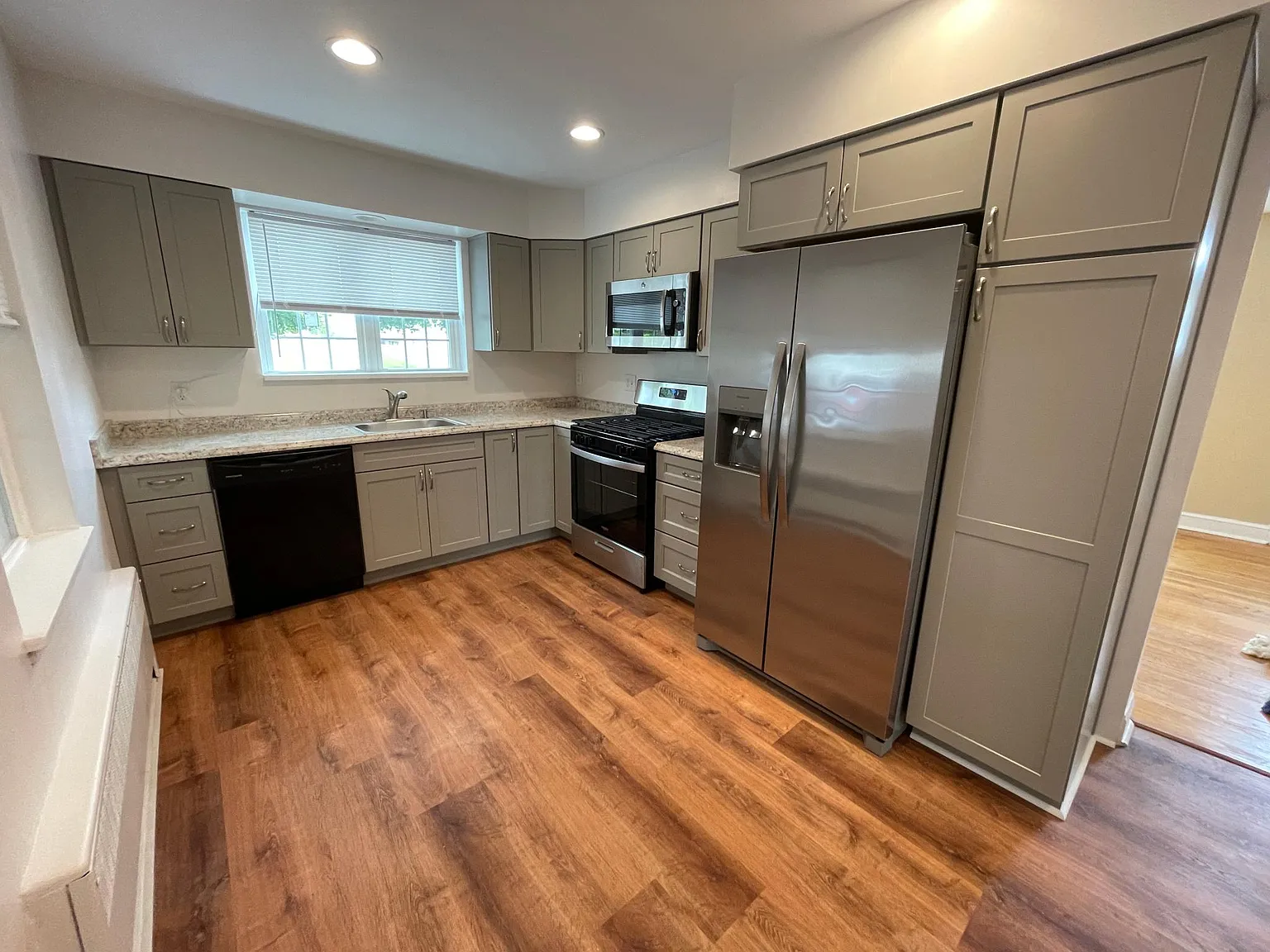 2 bed, 1.5 bath, 1200 sqft, $2,650 — Photo 4